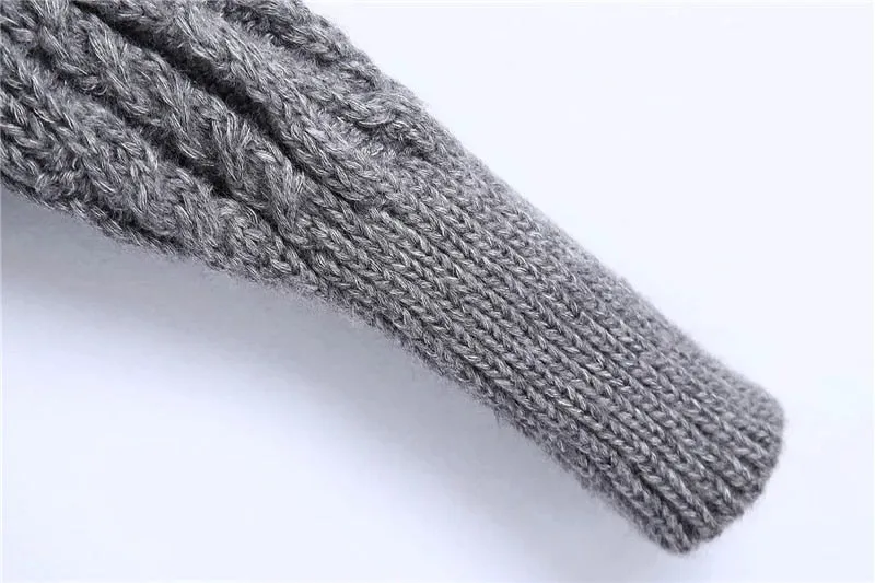CROPPED CABLE-KNIT SWEATER