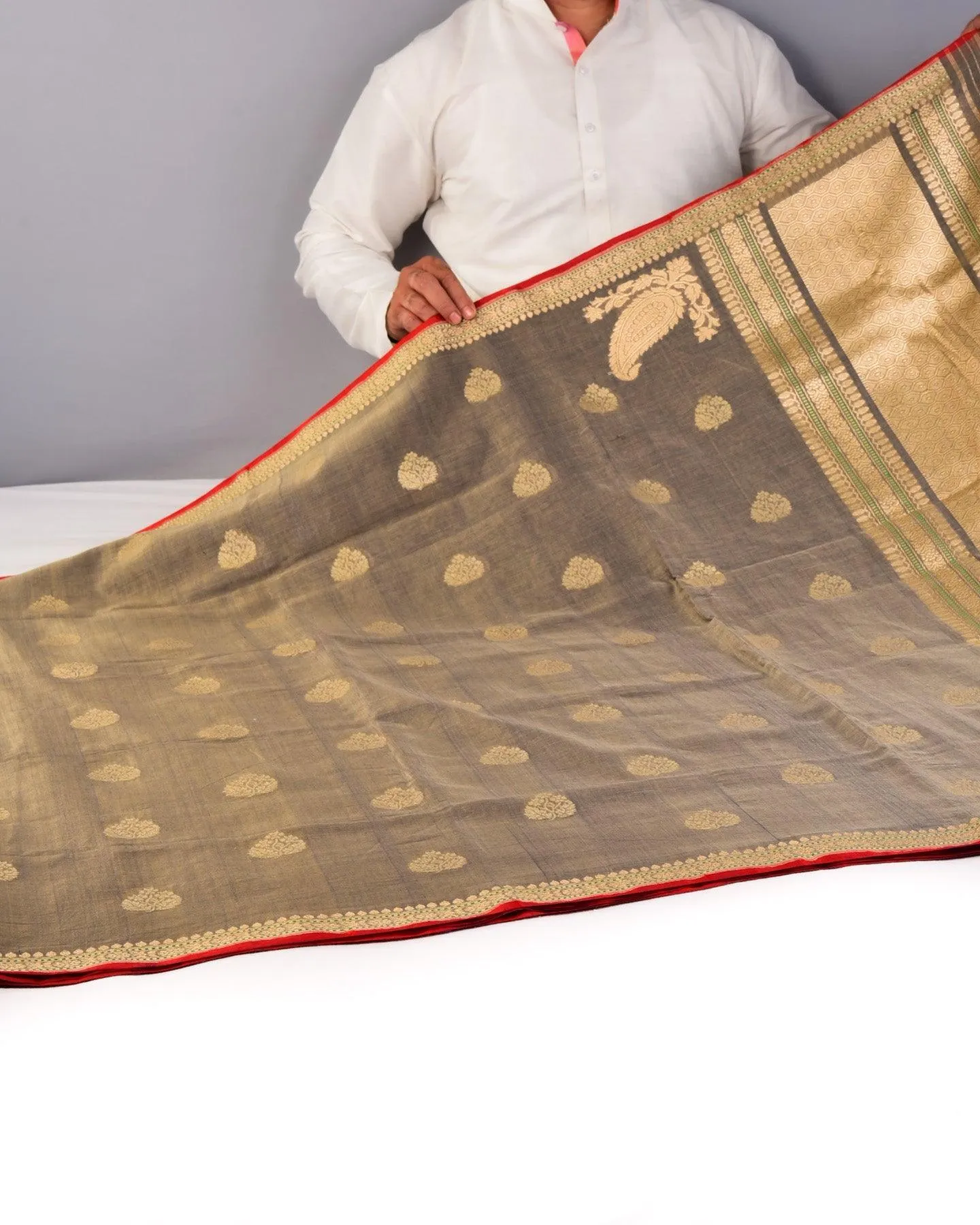 Gray Banarasi Buti Ektara Cutwork Brocade Handloom Cotton Saree