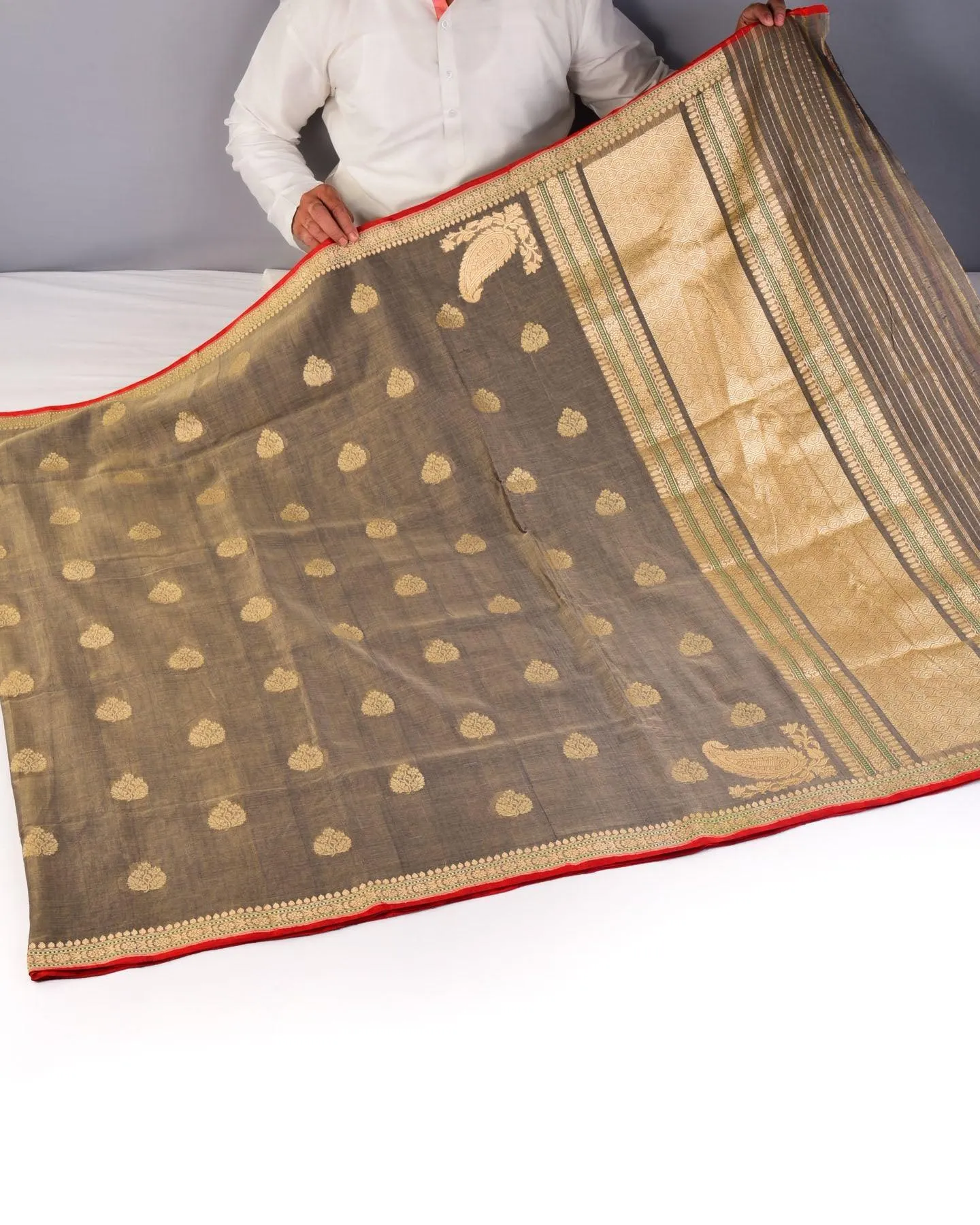 Gray Banarasi Buti Ektara Cutwork Brocade Handloom Cotton Saree
